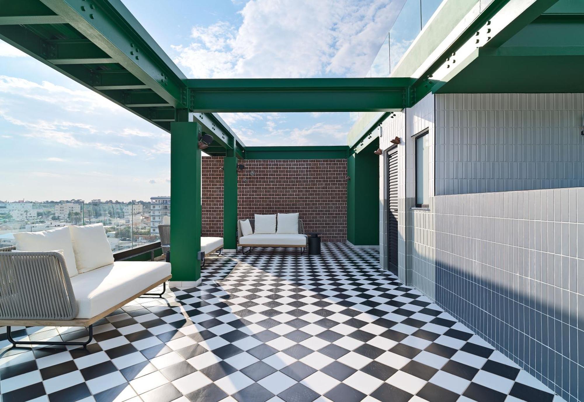 Liv The City Suites Adults Only Ларнака Экстерьер фото