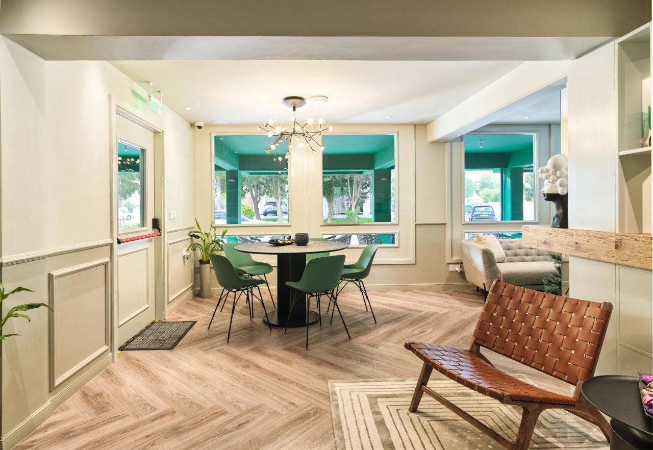 Liv The City Suites Adults Only Ларнака Экстерьер фото