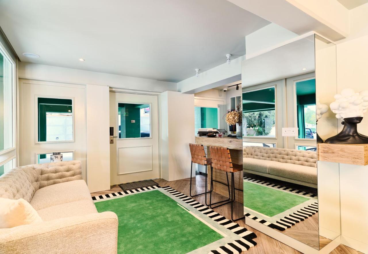 Liv The City Suites Adults Only Ларнака Экстерьер фото