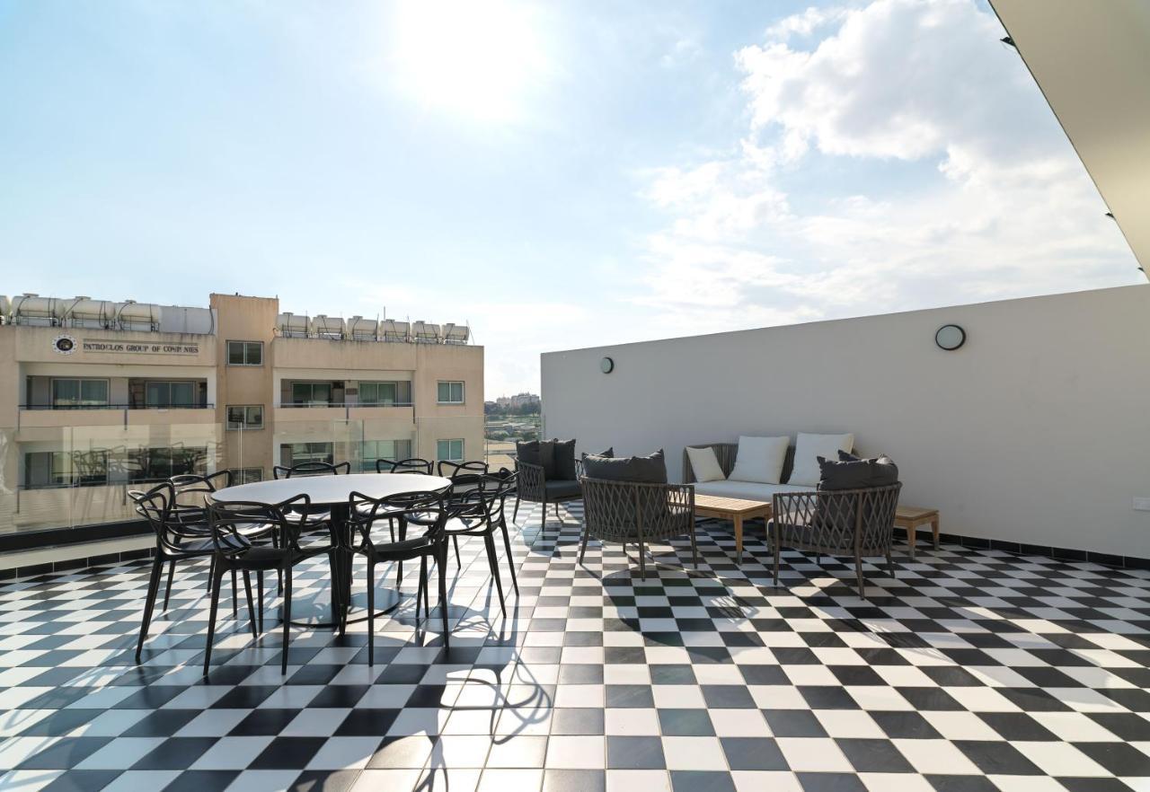 Liv The City Suites Adults Only Ларнака Экстерьер фото